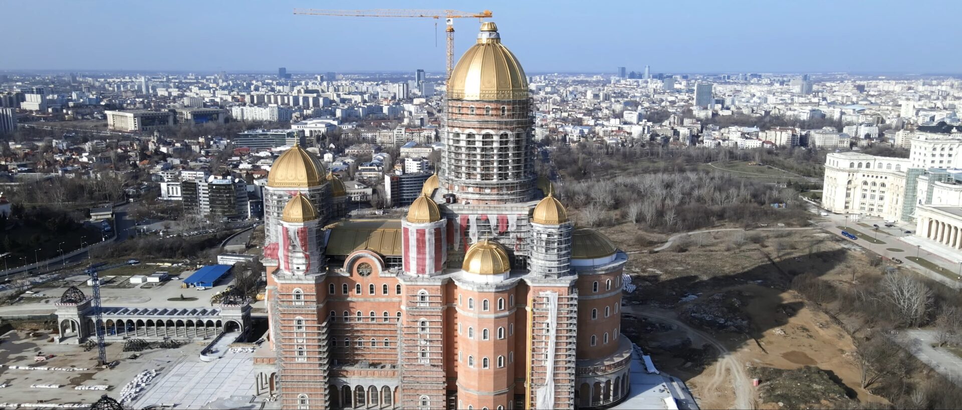 Catedrala Mântuirii Neamului are cel mai mare iconostas ortodox din ...