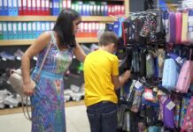 Proiect de lege: Amenzi pentru vânzătorii care refuză să înlocuiască produsele neconforme