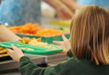 Guvernul a aprobat programul „Masă Sănătoasă în Școli”. Peste 540.000 de elevi și preșcolari vor primi zilnic o masă la școală