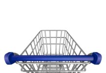 Sărbători mai scumpe pentru români. Coșul de cumpărături cântărește mai greu la …casa de marcat