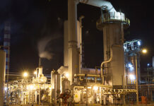 Rafinăria Petrotel Lukoil se redeschide după derogarea SUA. România ar putea avea unele dintre cele mai mici prețuri la carburanți din regiune