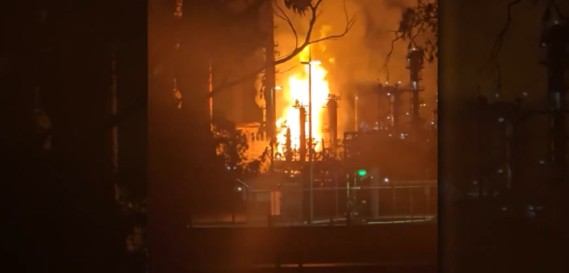 incendiu rafinarie australia