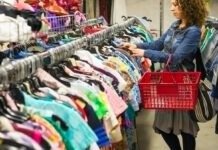 Studiu: Câți români au achiziționat produse second-hand în ultimul timp https://nationaltoday.com/national-thrift-shop-day/