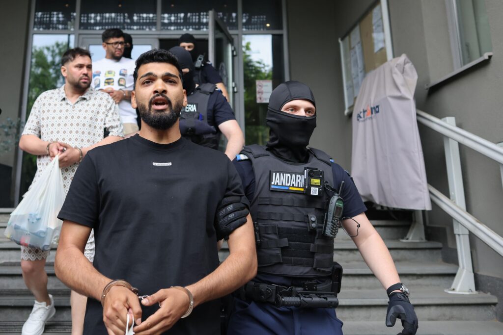 Membrii clanului Duduianu au fost reținuți de DIICOT pentru proxenetism si trafic de persoane 1 Inquam Photos / George Calin