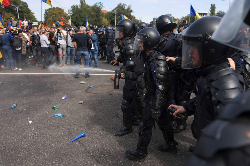 Protestul din Piața Victoriei, relatat de presa internațională | Galerie foto 2 8e1848dc 952e 4e62 be3c ca47a22218d2